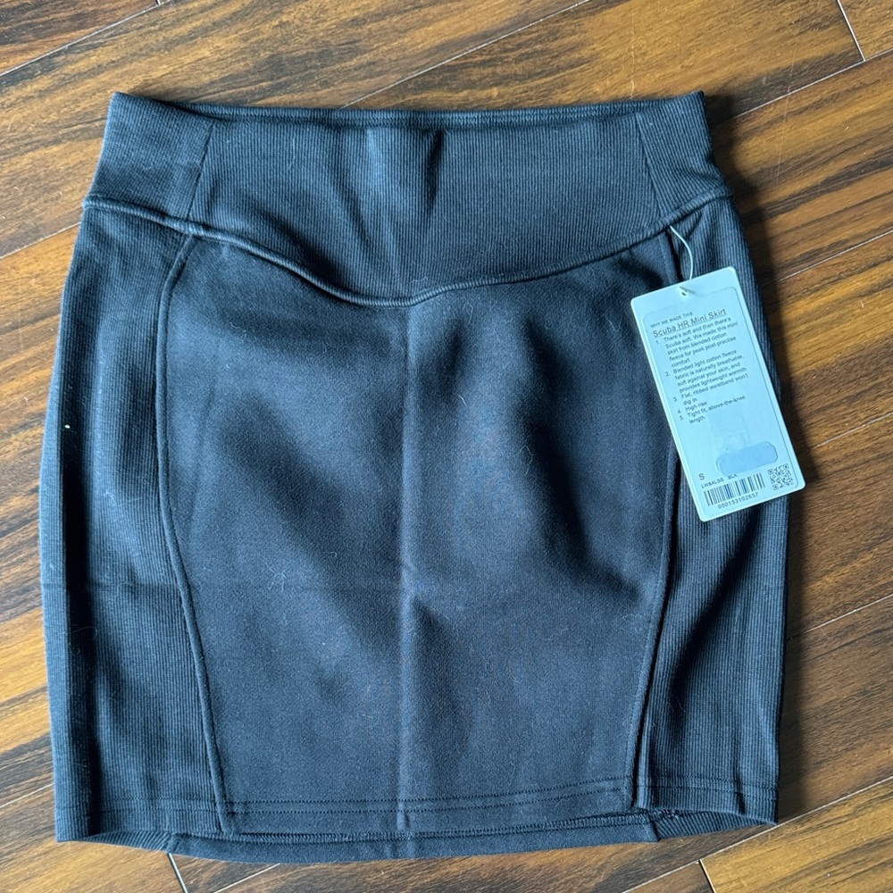 Lululemon Athletica Black Pencil Skirt
